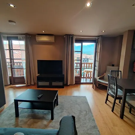 Calle Mayor 23 * Llanes