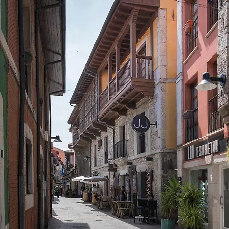 Calle Mayor 23 *
