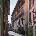 Calle Mayor 23 *