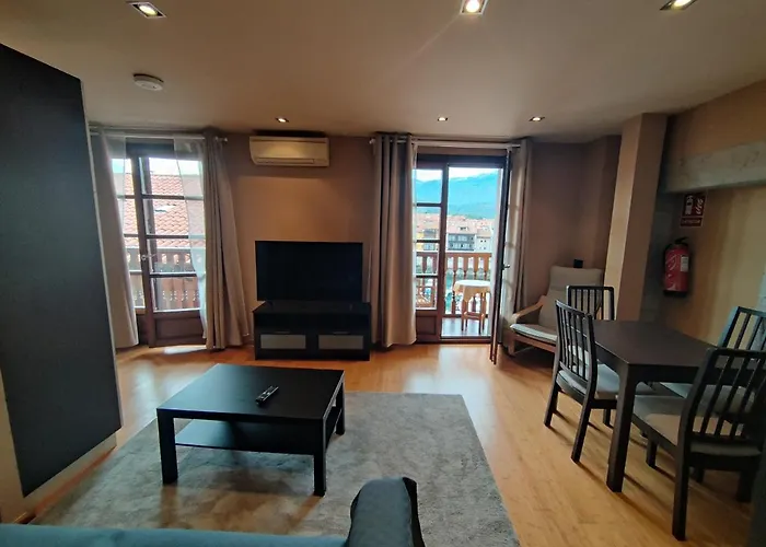 Calle Mayor 23 * Llanes